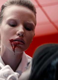 格莱美提名最佳 MV：拔牙顺便唱了首歌