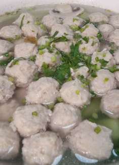 百搭猪肉馅！学会这一招，丸子Q弹鲜香又滑嫩，香