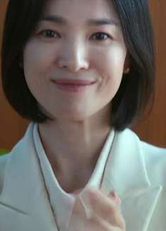 东恩终于惩罚了当时欺负自己的班主任，宋慧乔新剧《黑暗荣.耀》