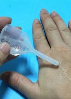 开塞露滴在手上，居然还有这个功能，赶紧试一试