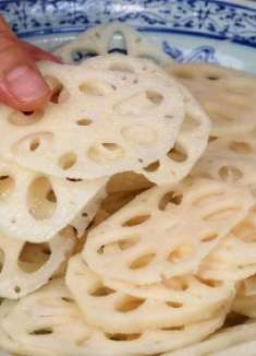 为啥饭店的莲藕做的这么好吃？掌握2个技巧，在家也能做，真解馋