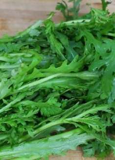 自从学会了茼蒿这个做法，1顿1斤不够吃，爽口又开胃，上桌就光