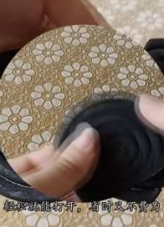 拆蚊香时一不小心就会被折断,教你一个小方法,轻松就能打开