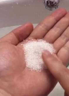 家里有白糖的,立马回家找出来!还有人不当回事