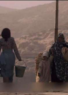 《被投石处死的索拉雅》都21世纪了，伊朗还保留着石刑！太残忍了