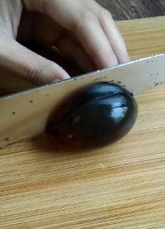 皮蛋瘦肉粥怎么做？1块瘦肉，2个皮蛋，在家就能做