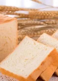 用牛奶和鸡蛋自制吐司面包,奶香浓郁,松软可口