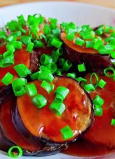 茄子新吃法，不炒不拌不油炸，鲜嫩多汁，好吃又营养