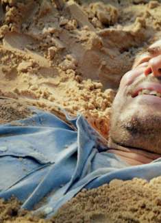 女孩生下一个孩子，但他却说自己怀的是双胞胎，惊悚片