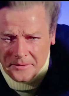 男人跳飞机竟然不带降落伞