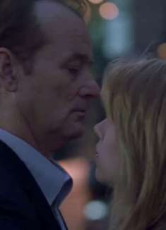 两朵孤单的灵魂，这城市的繁忙华丽与我无关