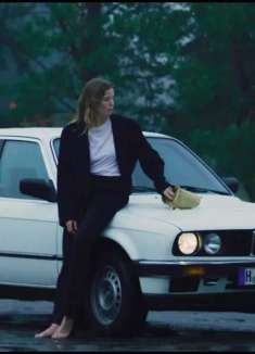 迷失在催眠节奏中，超现实梦幻般的图像