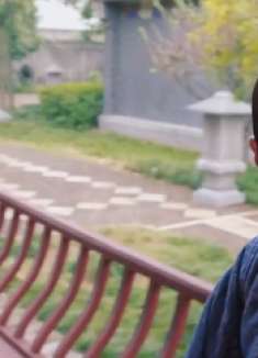 唐伯虎之偷天换日：为了去保护桃宝，唐伯虎假扮太监