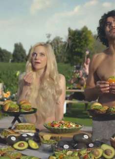 超级碗里的「伊甸园」，尺度好像没那么大