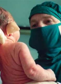 女孩被巫婆诅咒，一出生就长着动物器官，来相亲的王子全被吓跑了