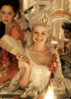 还原人间真实凡尔赛，「绝代艳后」的风流生活