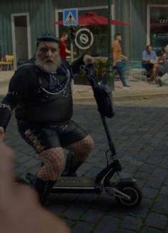 脑洞大开的银行广告，伸出你的魔力手指