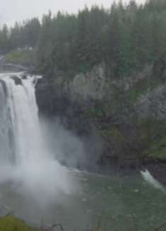 斯诺夸尔米瀑布：水声激荡，让人惊叹