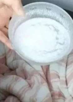 无论床单多脏多旧，洗床单时倒上一碗，干净又柔软，天天盖新被