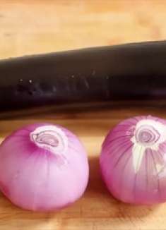 茄子和洋葱一起做，不炒不炖不油炸，筷子一搅，出锅比吃肉还香