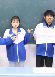 期中考试的答案不见了，监控拍下黑乎乎的身影，这个人到底是谁？