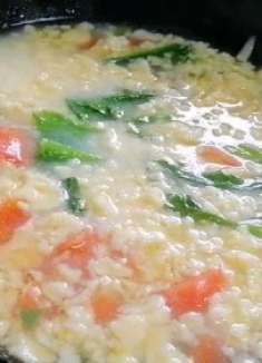 1个鸡蛋3勺面粉，教你做懒人版疙瘩汤，早上吃上1碗