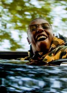 全靠「拼贴」的说唱短片，过于抽象