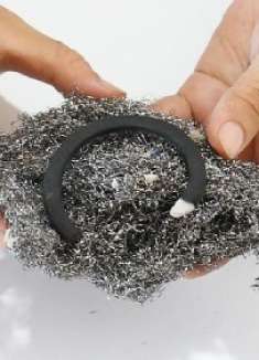 废旧的钢丝球别傻傻扔掉，放在床头旁边厉害了，还不知道就亏大了