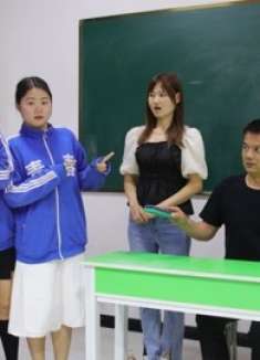 办公室的作业被人纵火烧毁，小鹿老师开堂断案，真凶让人不敢相信