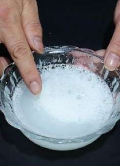 家里蚊子很多不要慌，教你一个土方法，蚊子来一只灭一只，超实用