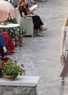 春日花园:Max Mara 2022 早春系列秀场