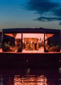 SAINT LAURENT沉浸式走秀