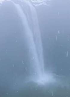 斯诺夸尔米瀑布：壮阔无比，让人惊叹