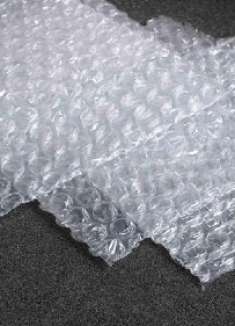 快递箱里的气泡膜千万不要扔，放在厨房，家家户户都实用