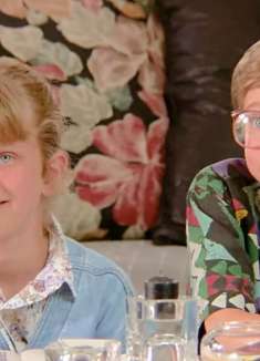 躺在主人身边的竟然不是妻子，原来不是你想象的那样