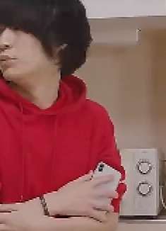 玩命徒用断头台当房门，铡刀24小时疯狂升降，每次回家都在赌命