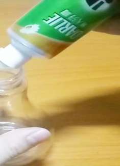 把牙膏挤进白酒里，没想到效果居然这么好，看完快点试试