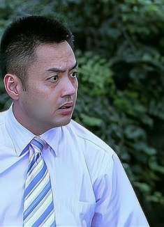 亿万总裁豪车被砸，质问保安谁干的，保安回答太逗：你媳妇