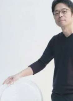 浮雕与光影:设计迪奥透明椅子背后的故事