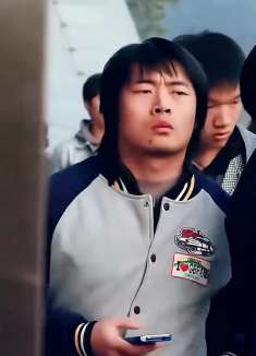 人家出门是逛街，大哥是出来进货的！