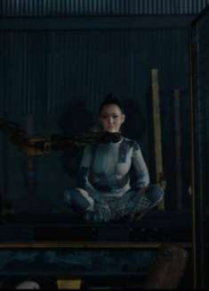 做自己的造物主 | Bella Poarch 歌手出道单曲