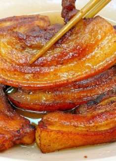 想吃脆皮五花肉不用买，教你在家做，皮脆肉香，好吃到不想停筷子