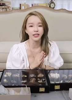 CHANEL 万元精品耳环开箱!见过海螺做的耳环吗?