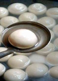 煮汤圆，用冷水和开水煮全错了，大厨教你正确方法，不破皮不露馅