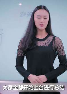 这两人还不是情侣但却甚是情侣