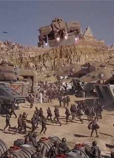 星河战队：太空战舰被击毁，女主逃生舱坠入虫穴，遭遇虫王