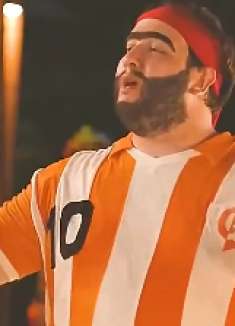 男人参加举重比赛，举到一半，裤裆竟然裂开了！搞笑短片