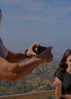 血泪史！千万不要让陌生人帮你「拍照」