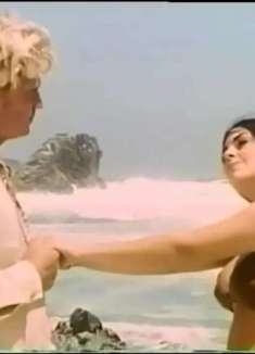 艾丽卡的炎热夏天：爱一个人就要为她改变自己