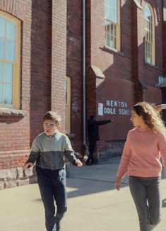 世界突然静止了，只有2男2女可以动，真的是想做什么就做什么